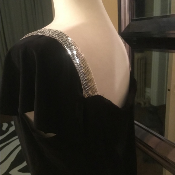 Beautiful blouse with flapper shoulder - Picture 4 of 4